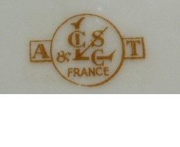 ¨Plat  motif Fleurs  LCEG France année "50"