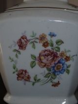 Ancien pot porcelaine fleurie à liseré doré