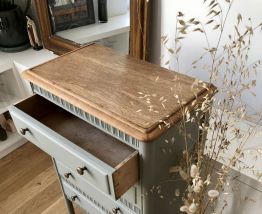 Commode vintage