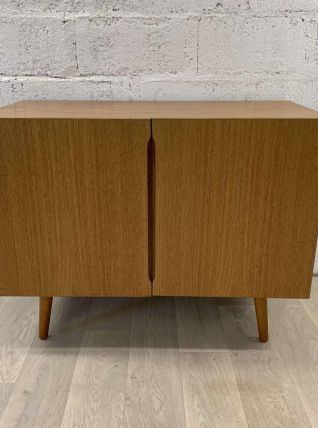 Buffet scandinave vintage en teck avec portes pleines, 1960s