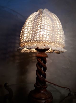 lampe  bois massif tourner  et abat jour coton au crochet 19
