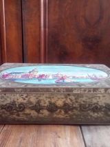 Ancienne boite en tôle lithographiée (décor marine)