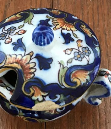 petit pot à moutarde en porcelaine