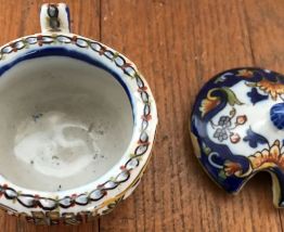 petit pot à moutarde en porcelaine