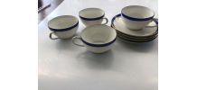 quatre tasses et soucoupes 