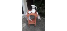 Desserte de cuisine vintage ou meuble de toilette ancien