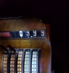 Caisse enregistreuse des années 60