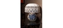 lampe porcelaine peint a la main  ,vernis et  craqueler  ,ab