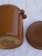 pot en grès ancien avec couvercle
