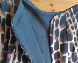 jupe  courte ample doublée motif "girafe" T. 1