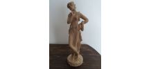 Sculpture femme grecque pensante numeroté et signé FG