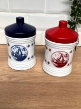 2 pots à épices en verre opalin