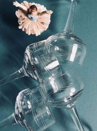 Lot de 4 adorables verres à pied gravés Vintage