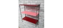 etagere string  montants doré  plateaux rouge bordeau et ros