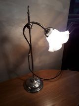 lampe laiton de bureau a balancier tulipe opalescente 1900  
