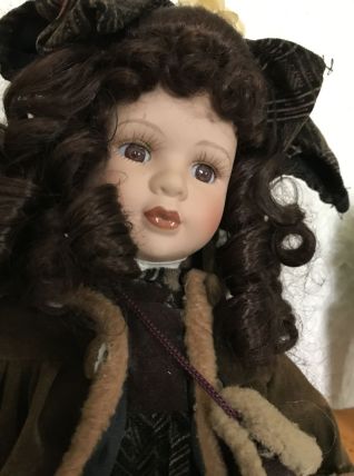 " Alice " poupée en porcelaine