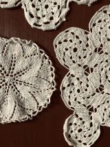 Lot de 8 napperons vintage écru