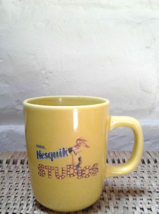 Mug Nesquik.