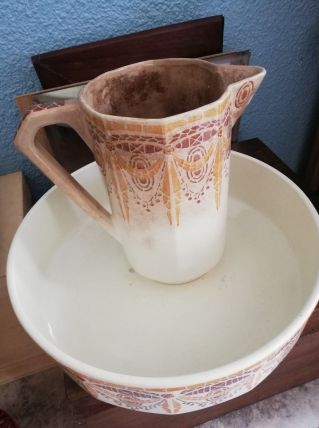 Ancien set de toilettes