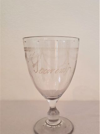 verre à pied ancien, sablé Souvenir