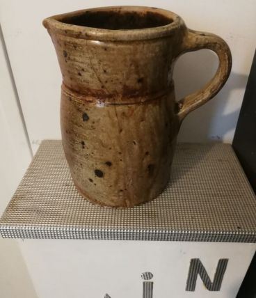 Broc en grès 