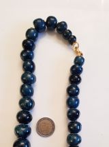 Beau collier bleu