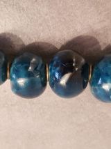 Beau collier bleu