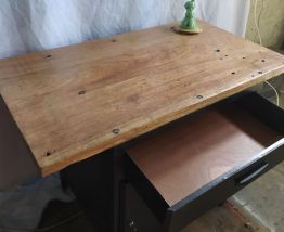 Buffet ,meuble de rangement base établi insutriel année 70 