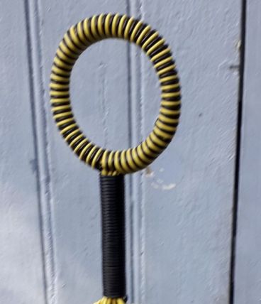 Porte bouteilles en scoubidou