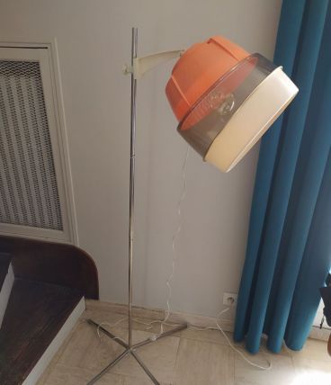 Lampe unique sur base sèche cheveux année 70