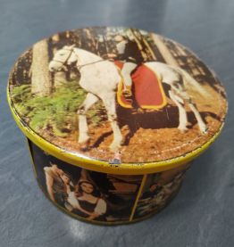 Boîte à  bonbons Thierry la Fronde, tôle Brochet