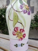 Paire de vases anciens en opaline émaillée 