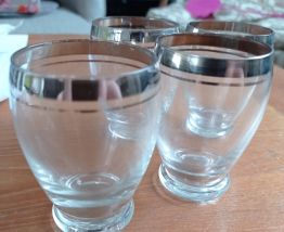 Lot de 4 verres à cognac en cristal