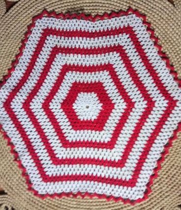 Joli napperon en crochet (coton) - Années 70 