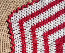 Joli napperon en crochet (coton) - Années 70 