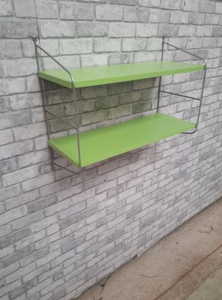 etagere en bois laqué 1975 a 80    48x60x22 vert et noir et 