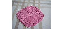 Petit napperon rose fait main crochet Vintage 60'S