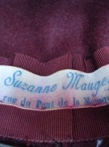 Chapeau cloche bordeaux en feutre année 1953