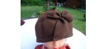 Chapeau bombe feutre marron avec fleurs année 1953