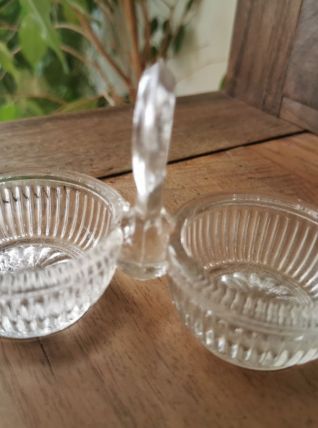 Ancienne salière et poivrière en verre 
