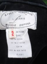 Robe velour vert noir Manches ballon Col V dentelle