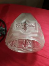lampe fer forgé et son verre moulé opaque 1900 a 30 art deco