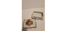 Boîte en porcelaine de Limoges décor scène galante