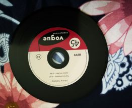 SP Single 2 titres johnny hallyday vogue v.45.722.