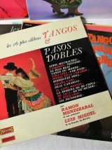 Lot de 4 33 tours tangos et pasos dont 2 doubles albums. 