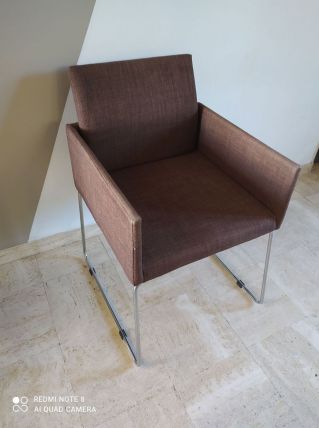 Fauteuil en tissus et pied métal année 70-80 en bel état
