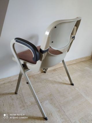 rare chaise avec accoudoir modele DORSAL par Piretti