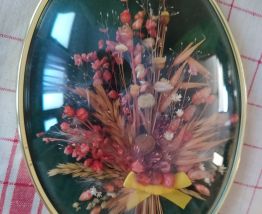Cadre ovale avec fleurs