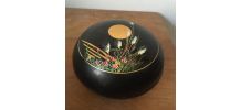 Boîte ronde au décor japonisant.