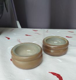Lot 2 pots à beurre 